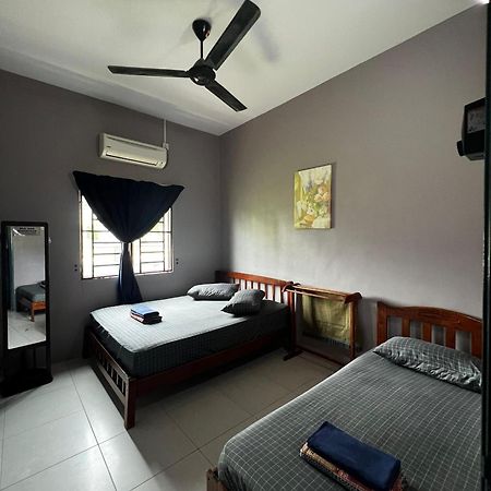 Taiping Homestay Husna Afina Exterior photo