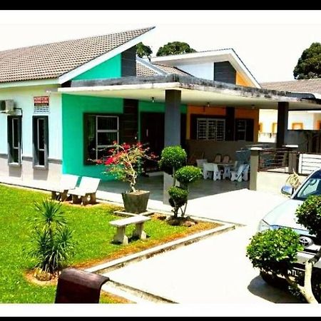 Taiping Homestay Husna Afina Exterior photo